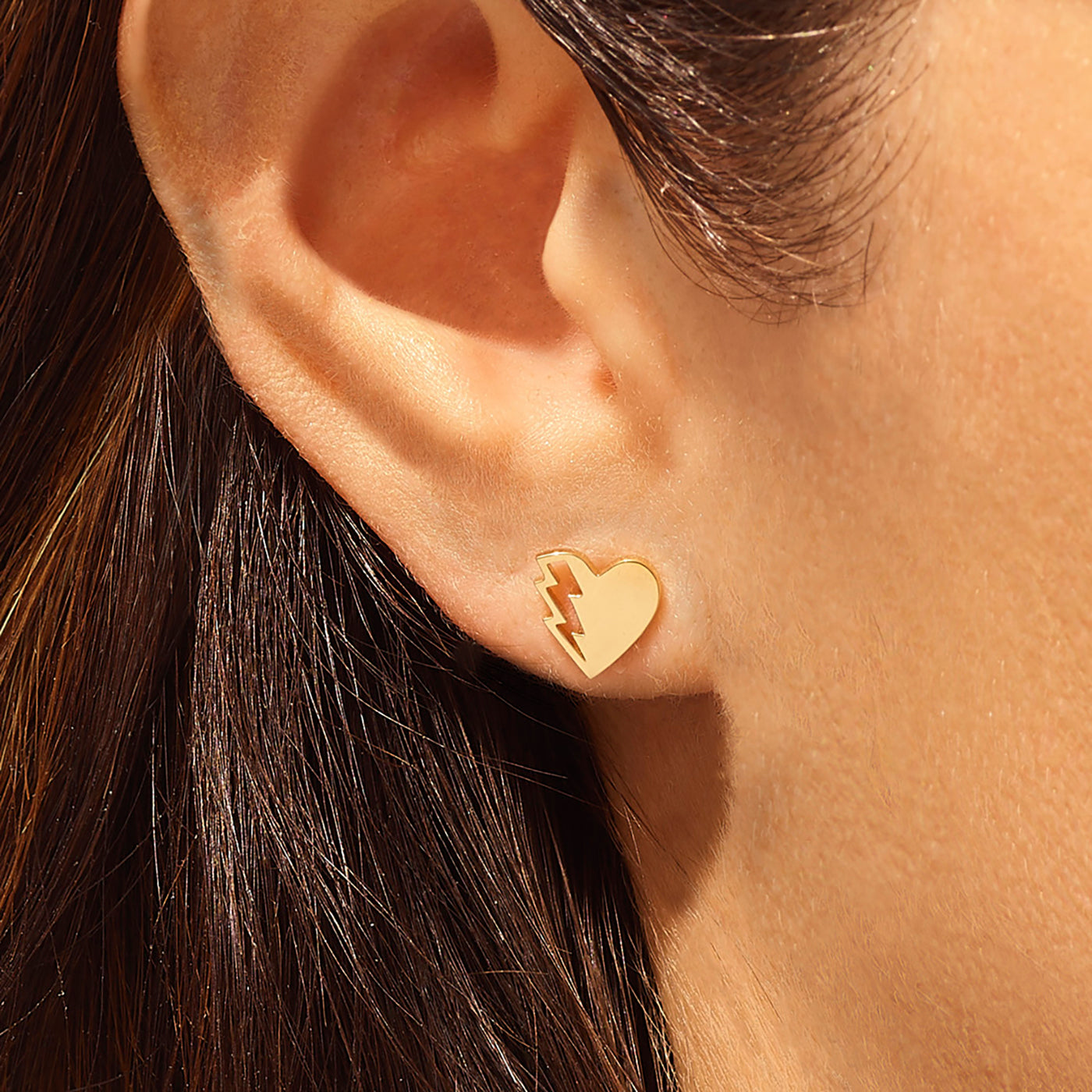 Boucle d'oreille gauche Lovetag