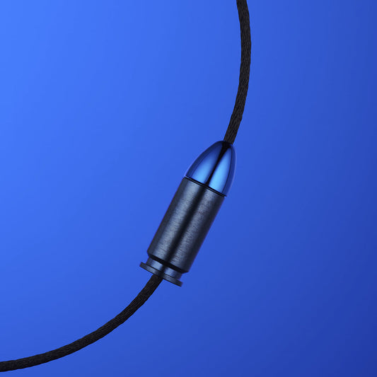 L'éclat futuriste du titane bleu