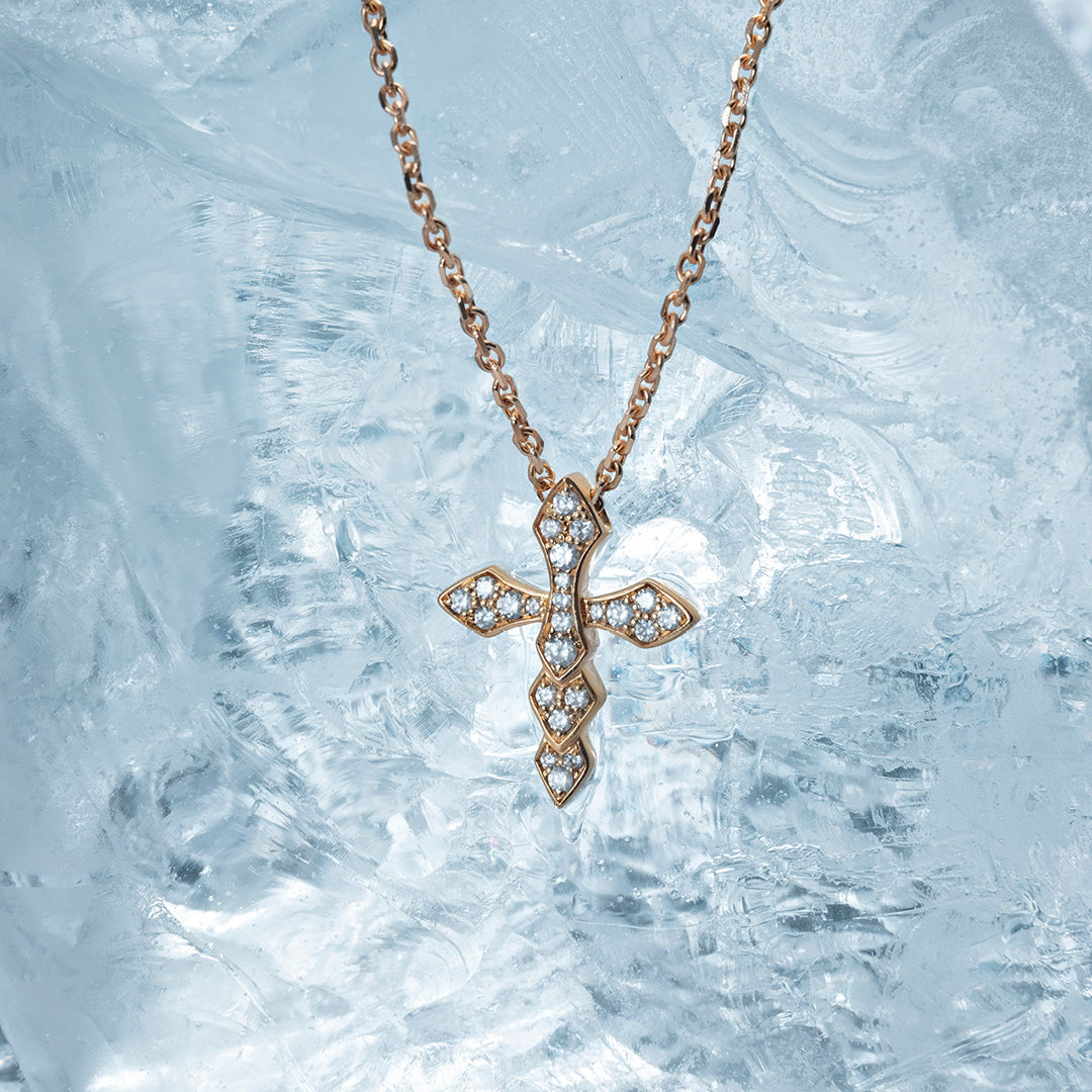 Python: the art of fluid jewelry